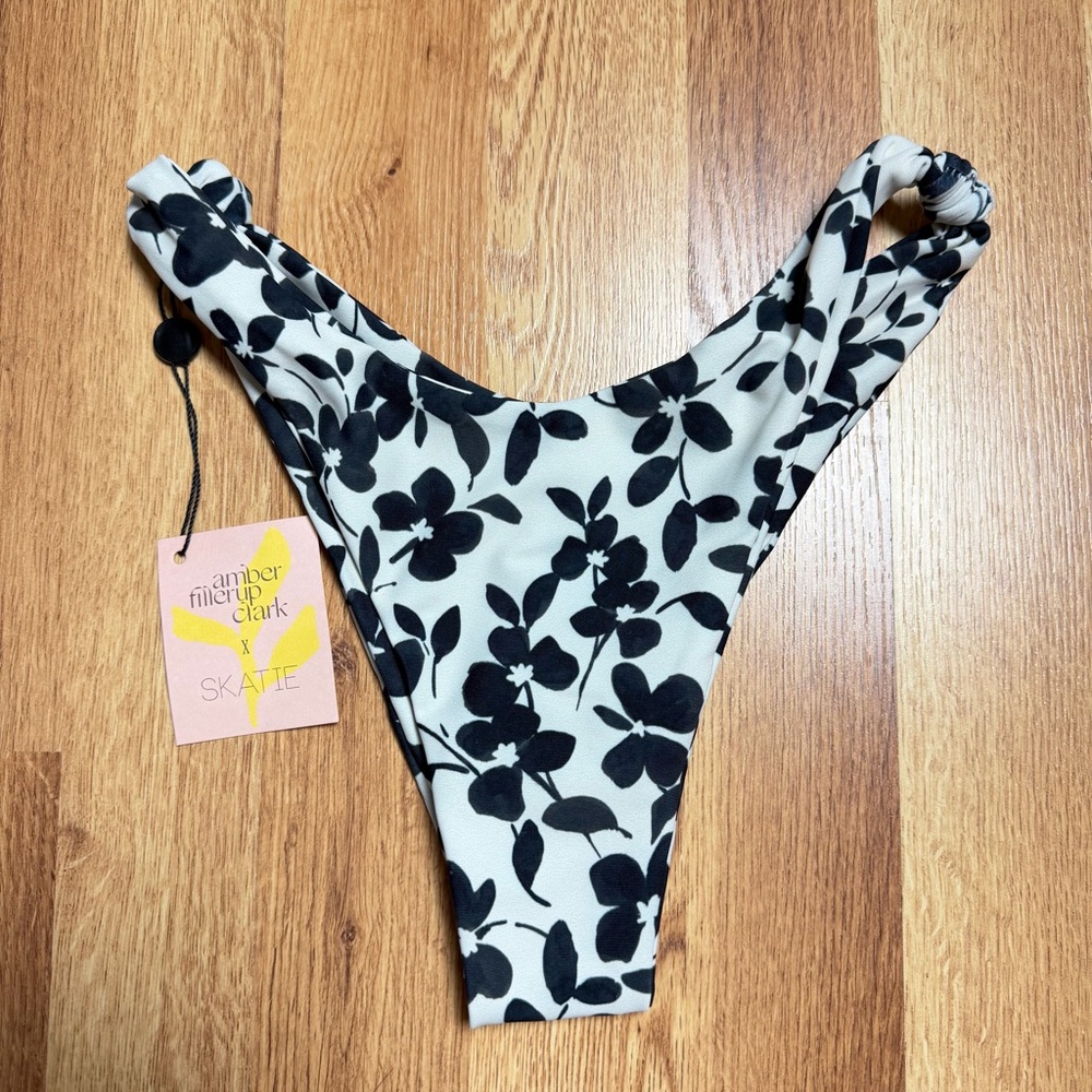 SKATIE Suzanne bottom in Greenwich 🖤